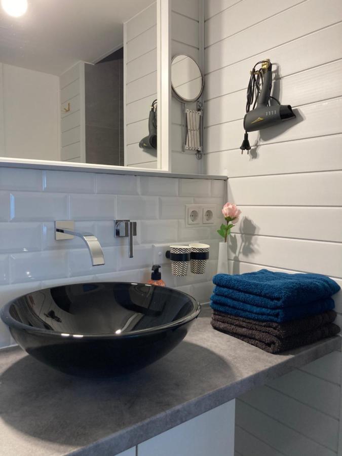 Living At Saarpartments - Adultsonly - Business & Holiday Homes With Kitchen For Long- And Short Term Stay, 3 Min To St Johanner Markt And Points Of Interest 사르브루켄 외부 사진